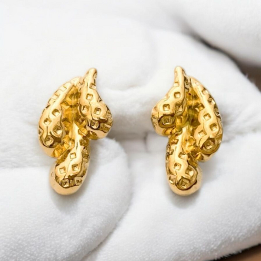 Twirl studs