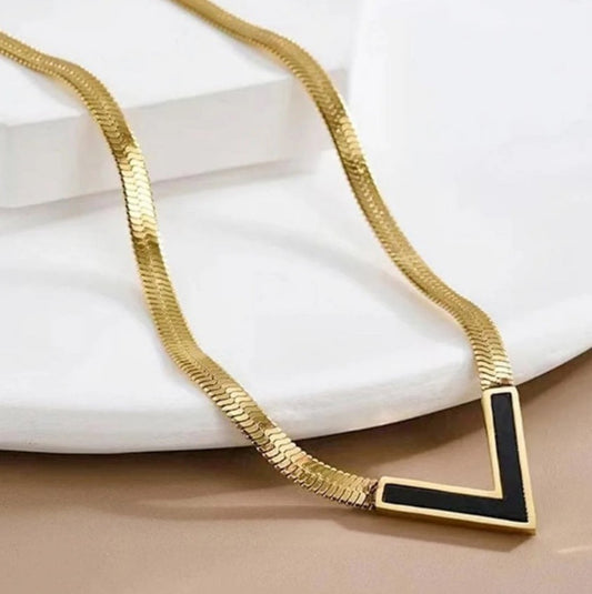 V Shaped Black Pendant