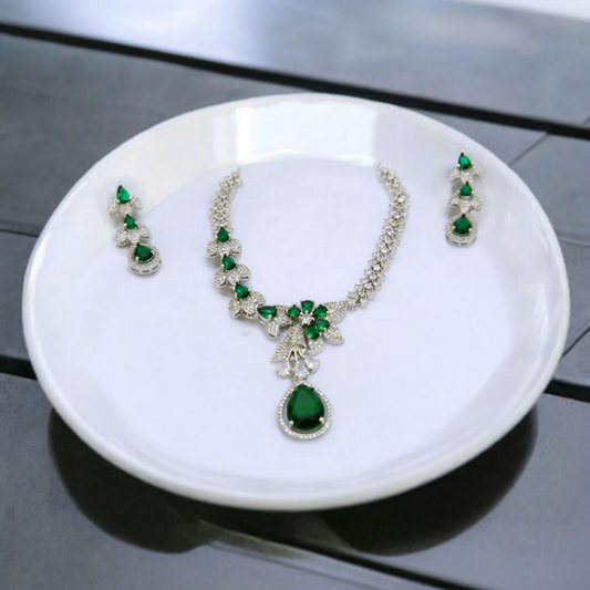 Emerald Aura Necklace Set