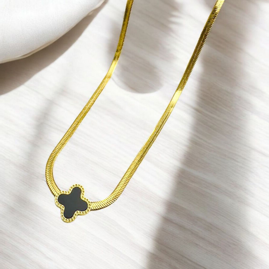 Black clover snake chain pendant